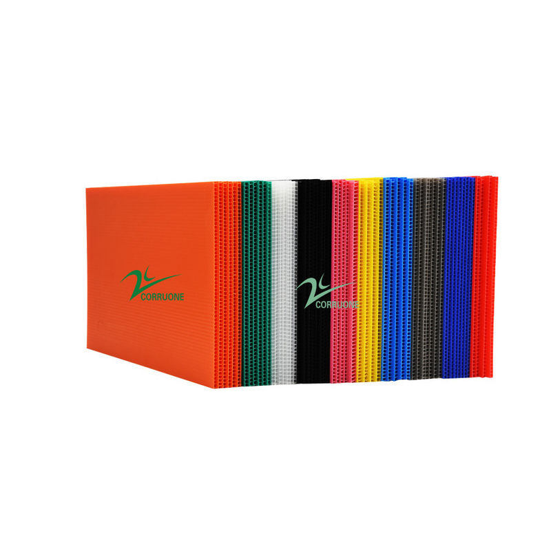 Le panneau cannelé par Correx blanc de panneau de pp 4x8 4mm 5mm Correx a adapté aux besoins du client