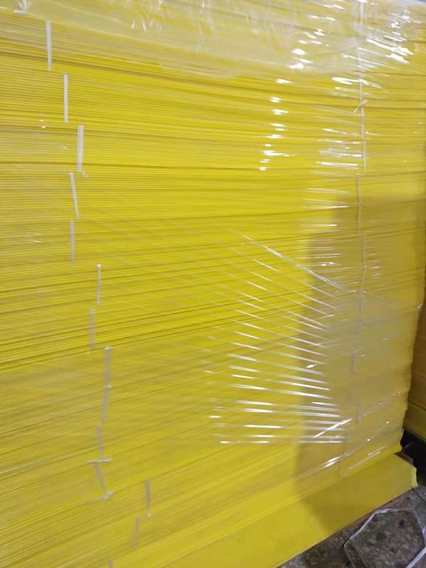 ROHS 6mm a réutilisé les feuilles en plastique ondulées des feuilles de Coroplast 4 x 8