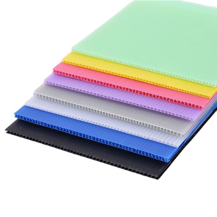 Carreaux de corflute de 2 mm, 3 mm, 4 mm, 5 mm, 6 mm, 7 mm, en plastique ondulé, en carton correx, en polypropylène, en panneau de nid d'abeille