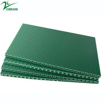 Le plastique ondulé coloré couvre 4 le vert de panneau de nid d'abeilles de X8 pp